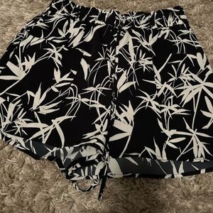 Express Women's Black and White palm tree summer Shorts